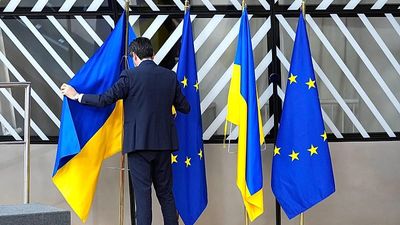 Ukraine 'informally' opens all six clusters in EU membership bid but veto remains