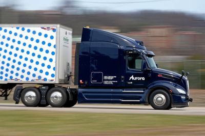 Who’s taking the wheel? Driverless semis are coming to your road and already being tested in Texas