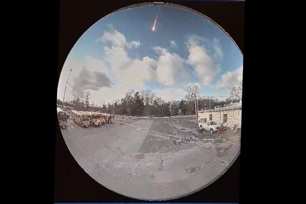 Meteor over Ohio causes large boom as far as Pennsylvania
