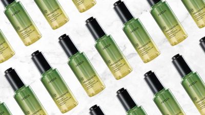 I never gelled with hair oils, until I tried Aveda's Miraculous Concentrate - now I'm hooked