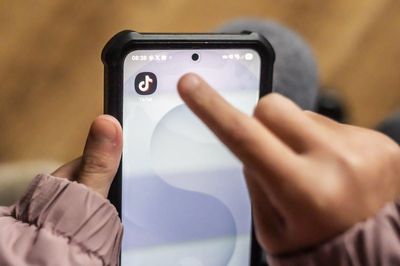 Terror laws watchdog: under-16s should be off social media