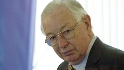 Top judge in historic Mabo court decision dies aged 100