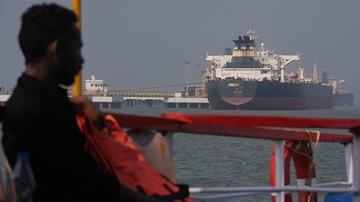 Iran oil exports continue as tankers cross the Strait of Hormuz despite conflict