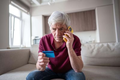 5 red flags of friendship scams to look out for