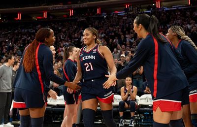 Are unbeaten superteams like the UConn Huskies bad for basketball?