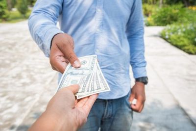 6 Questions to Ask Before Lending Money to a Friend