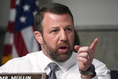 Trump’s DHS pick, Markwayne Mullin, never served in military but talks as if he did