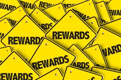 The Difference Between Store Rewards and Manufacturer Rewards