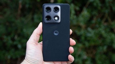 Motorola Signature review: The OnePlus 15 has a new rival