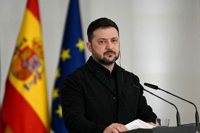 Zelensky warns Russia could benefit from Iran war