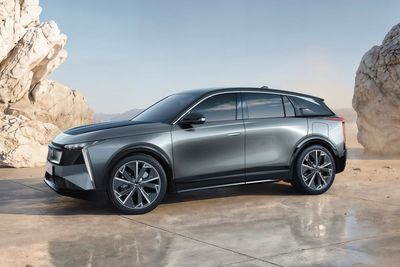 DS No7 arrives with up to 460-mile range as French brand reinvents its best-selling SUV