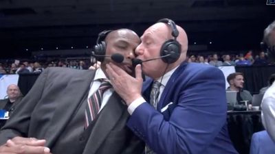 The Charles Barkley-Dick Vitale Pairing Was Entertaining and Enjoyable
