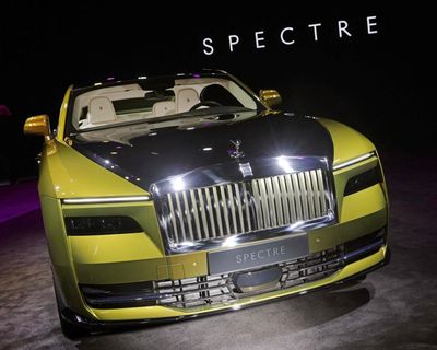 Rolls-Royce scraps goal to go all-electric by 2030