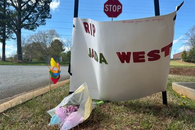 Shaq offers to pay for funeral of girl, 12, who died after fistfight near bus stop