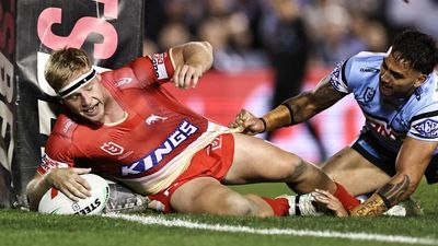 'Go mad': Plath's scary early ACL return lifts Dolphins