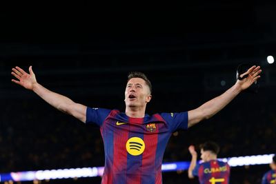 Lewandowski and Raphinha double up as Barcelona run riot against Newcastle