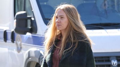 Scarlett Johansson's grey New Balance trainers are a more practical alternative to white for spring