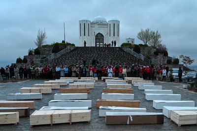 Pakistan and Afghanistan agree Eid ceasefire as Kabul holds mass funeral for airstrike victims