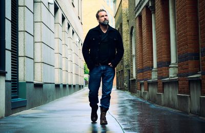 Alfie Boe swaps arias for indie nostalgia as he pays tribute to Mani on new single