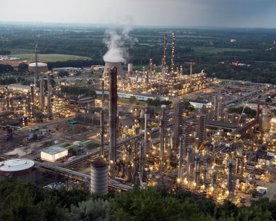 BP to sell German oil refinery as part of $20bn cost-cutting plan