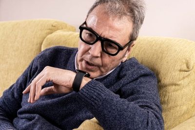 Best Fall Detection Smartwatches for Seniors Who Live Alone