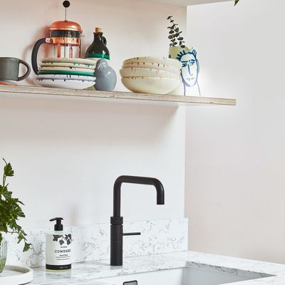 5 things people with tidy coffee corners always have in their kitchen – combining practical storage and café-inspired elements