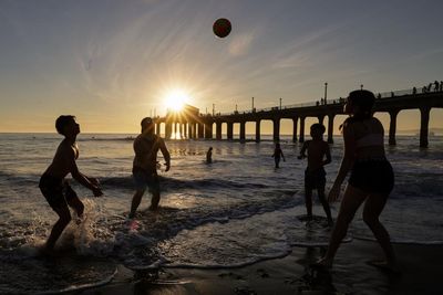 Historic March heatwave pushes south-west US toward triple digits