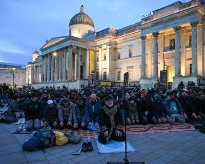 Nigel Farage condemned over call to ban public prayer for Muslims in the UK
