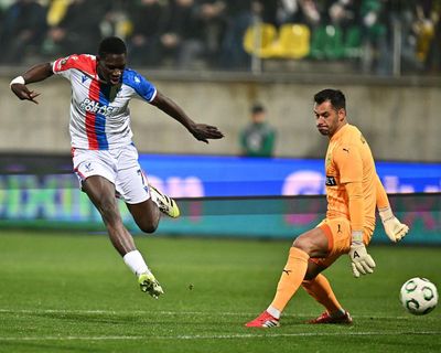Sarr double helps Crystal Palace edge to extra-time win against nine-man Larnaca
