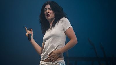 “The truth is that a 12-year-old girl pre-sold her creative output before she knew what it would be like, and before she knew what she was signing away”: Lorde confirms that she no longer has a recording deal with UMG