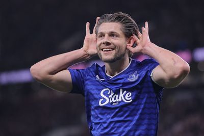 Is James Tarkowski injured? Injury latest on Everton defender ahead of Chelsea clash