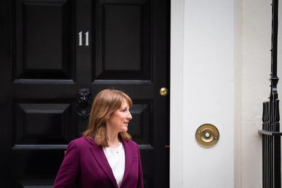 Government borrowing costs hit highest since 2008 recession as pressure on UK economy increases