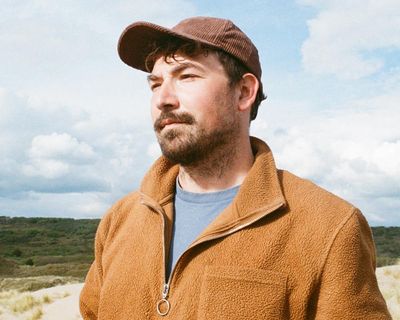 Huw Marc Bennett: Heol Las review – exhilarating Welsh folk injected with synths, sitars and surf rock