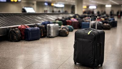 My friend’s luggage vanished — I asked ChatGPT for help, but this one move actually got it back