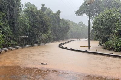 Cyclone Narelle makes landfall in Australia amid severe flooding fears
