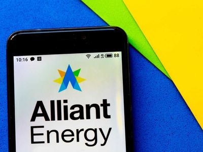 How Is Alliant Energy's Stock Performance Compared to Other Utilities Stocks?