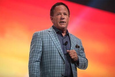 Charlie Kirk’s ‘mentor’ and father of modern cheerleading dies after falling while playing pickleball: report