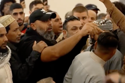 Bulletin world briefing: Iran threatens tourist sites and Australian PM heckled over Gaza