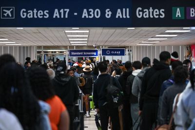 Travelers in US continue to face delays at airport security amid DHS shutdown