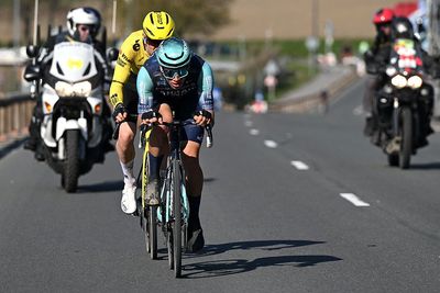 Alec Segaert given yellow card for 'non-compliant position' during GP de Denain raid