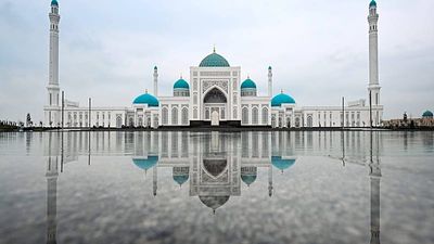 New Imam al-Bukhari complex opens to host up to 65,000 visitors daily