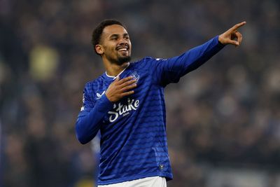 Everton plunge Chelsea into crisis and pile pressure on Liam Rosenior
