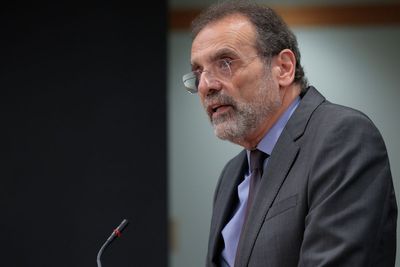 Trump’s White House ballroom architect has ‘totally baffled’ colleagues by taking on the project, report says