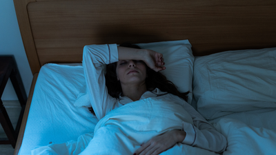 I couldn't sleep because of nighttime anxiety, but this doctor-recommended trick helped me fall asleep fast — here's how to do it