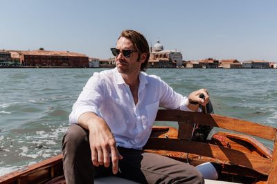 To unwind from his 12-hour shifts, this doctor splits his year between Kentucky and Venice—he pulls into his $438K apartment by boat