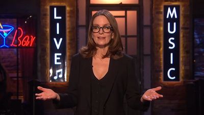 SNL UK Brought In The Perfect Celebrity Ringer To Help Tina Fey Connect