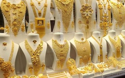 Dubai gold prices crash: 22K drops below Dh490 after global sell-off, Eid buyers rush in