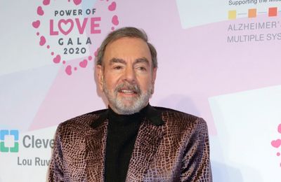 Neil Diamond releasing new album after retiring from touring