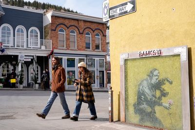 Art experts weigh in as Banksy’s identity revealed