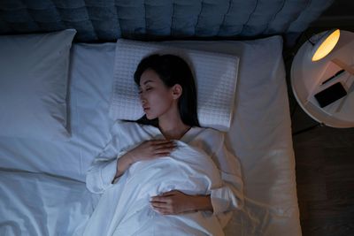 Sleep Paralysis Brain Activity Explained: Why Your Mind Stays Awake While Body Sleeps